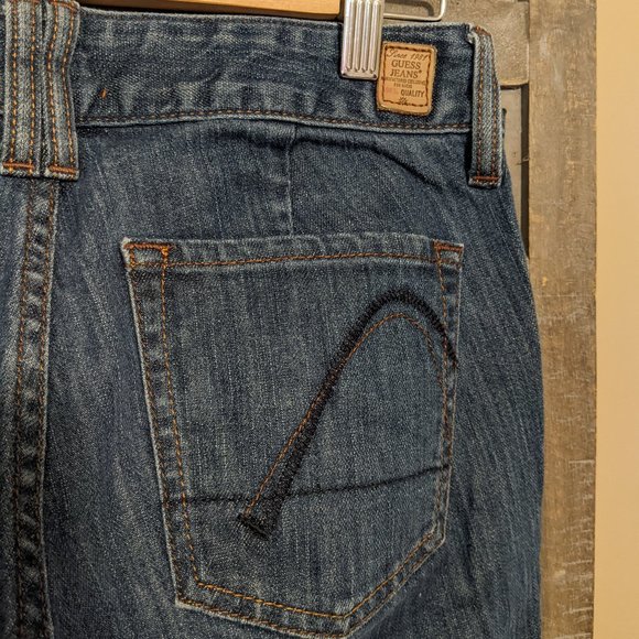 Ladies Guess Jeans - Flair Cut - Picture 1 of 4